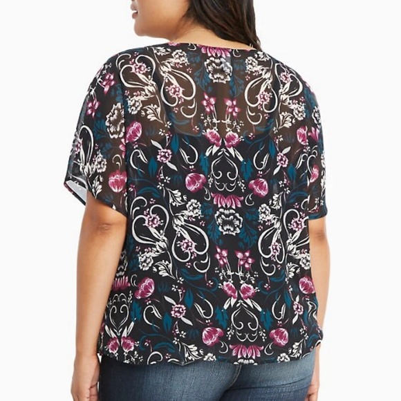 Torrid 4 FLORAL CHIFFON BUTTON FRONT - Picture 2 of 3